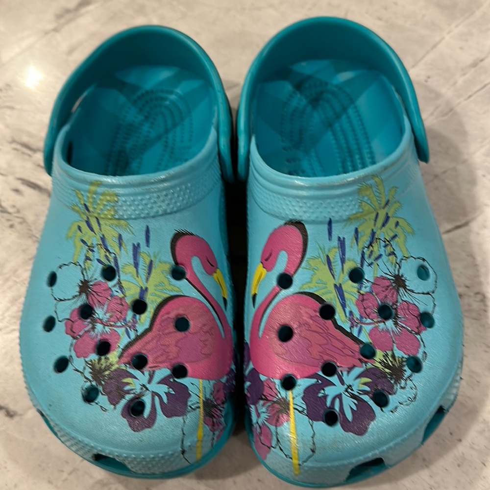 Girls crocs